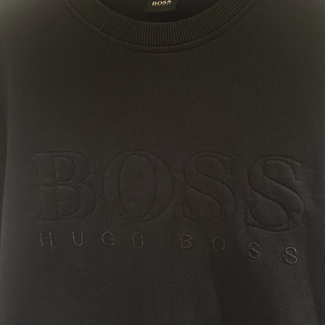 Svart sweatshirt från Hugo Boss - 1