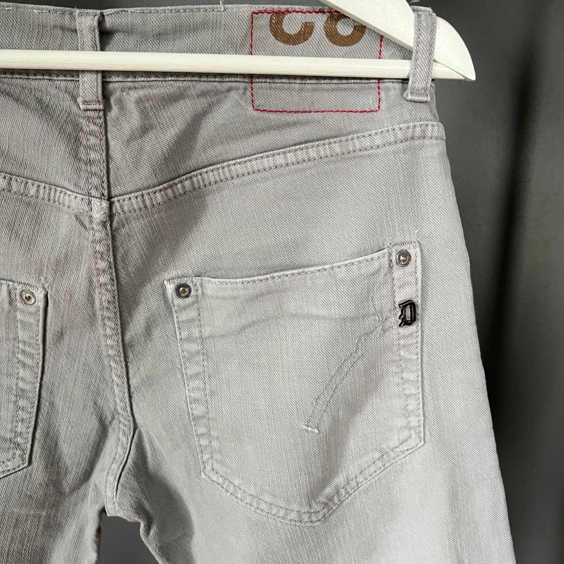Grå jeans från Dondup, storlek 32 - 2