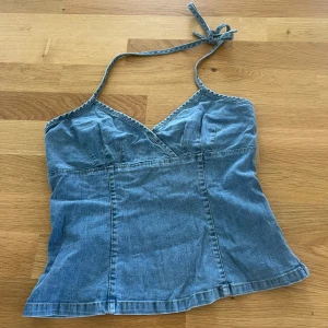 Vintage  - Unik halterneck topp i jeans 🩵
