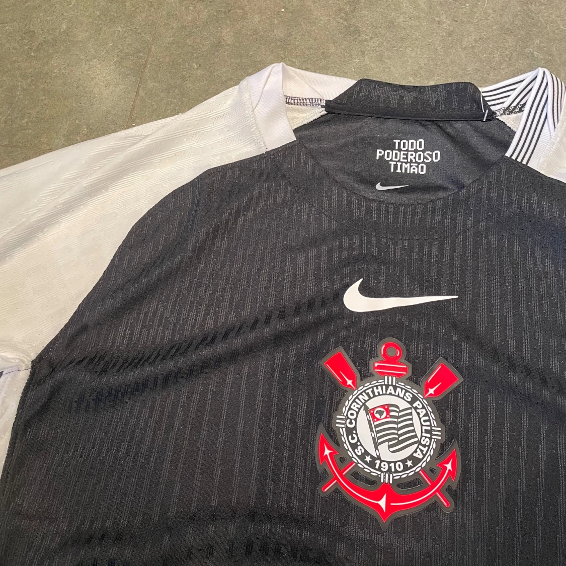 Corinthians svartvit Nike fotbollströja L - 1