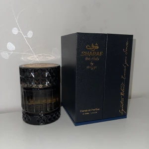 Zimaya sharaf the club - Påminner om Creed absolu, söt uppfriskande och fruktig samt omgjord till mera unisex.