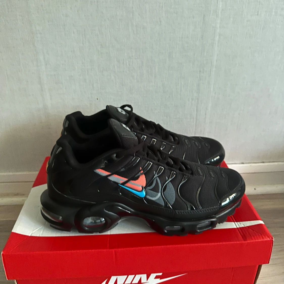 Nike Air Max Plus svarta sneakers - 1