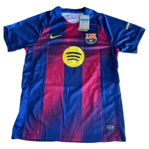FC Barcelona Hemmatröja - Barcelona hemmatröja storlek M. Lamine Yamal #10🔴🔵Helt ny!