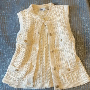 Stickad väst - Jätte snygg