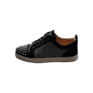 Christian Louboutin Sneaker - Säljer nu ett par loubs!                                                        Skick - 8/10 | Storlek - 41.5 (Passar lite större).       2499:-