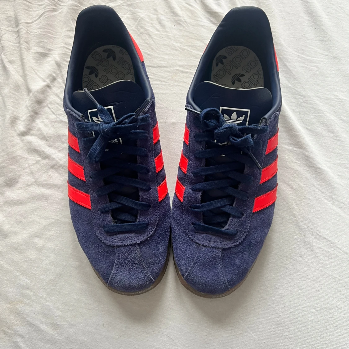 Adidas München sneakers marinblå/röd