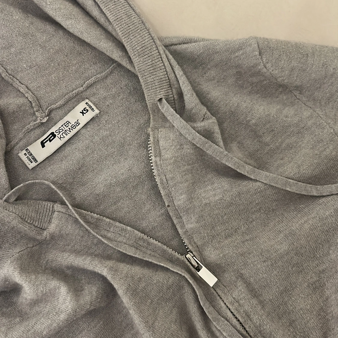 Grå hoodie från Sister Knitwear XS - 1