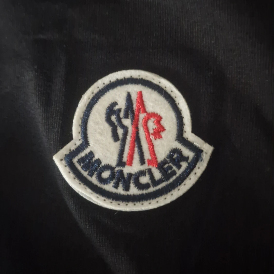 Svart Moncler t-shirt med logga - 2