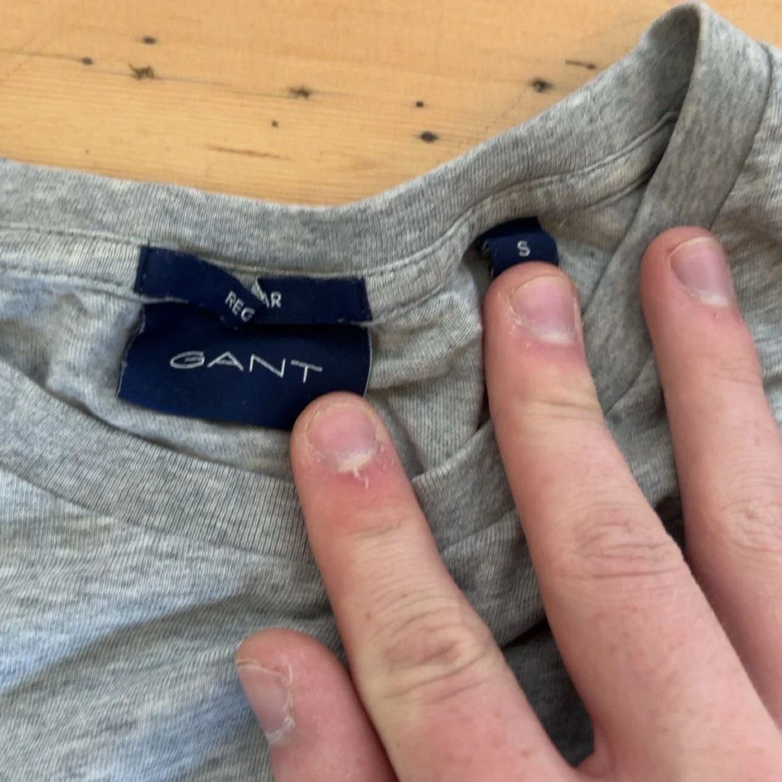 Grå t-shirt från GANT i bomull - 4