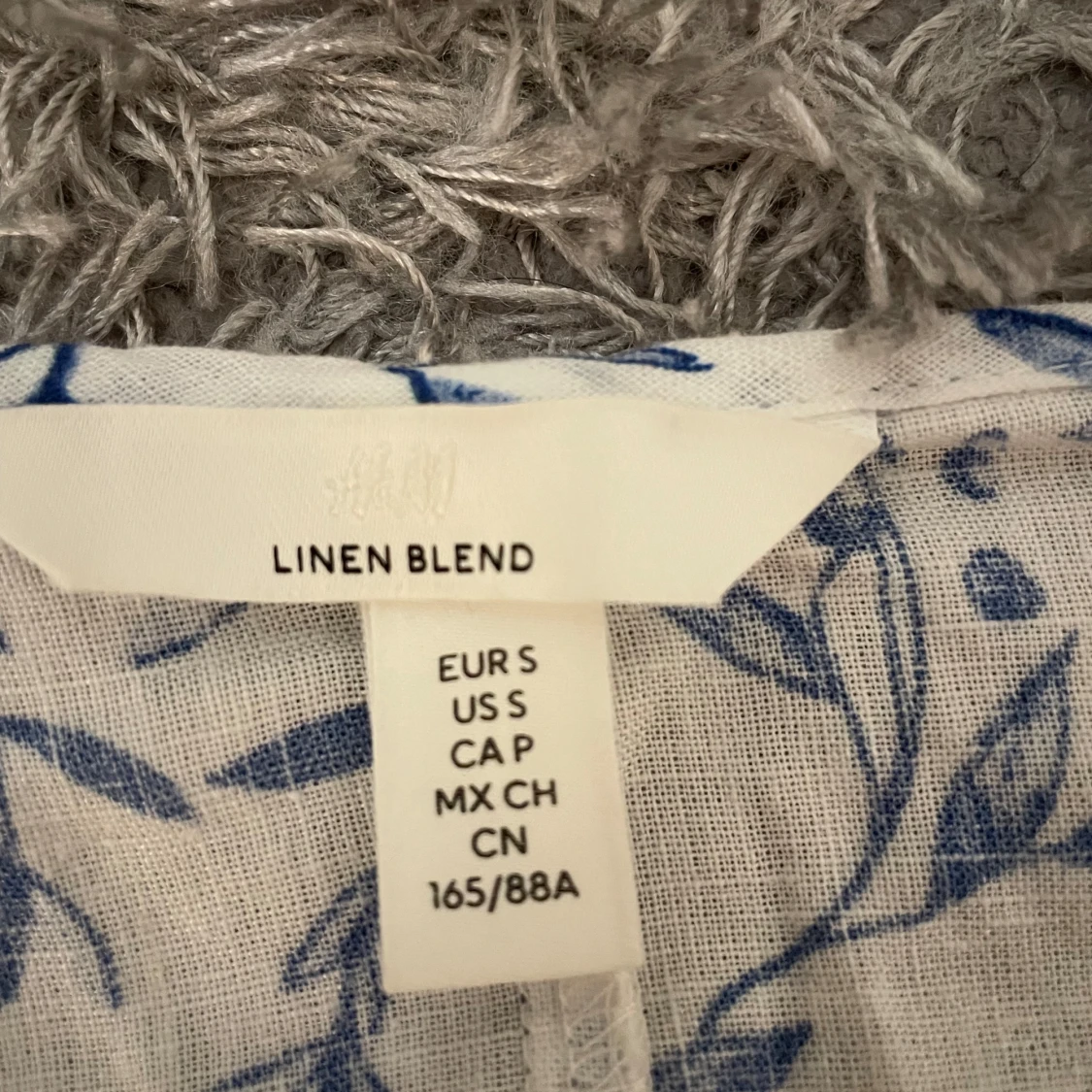 Blommig croppad blus från H&M - 1