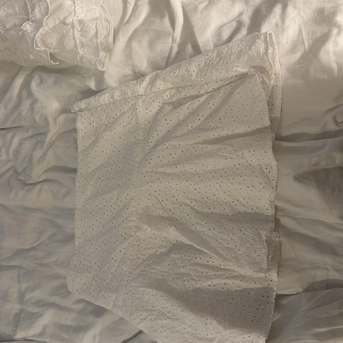 Vita kjolar med volanger - 1