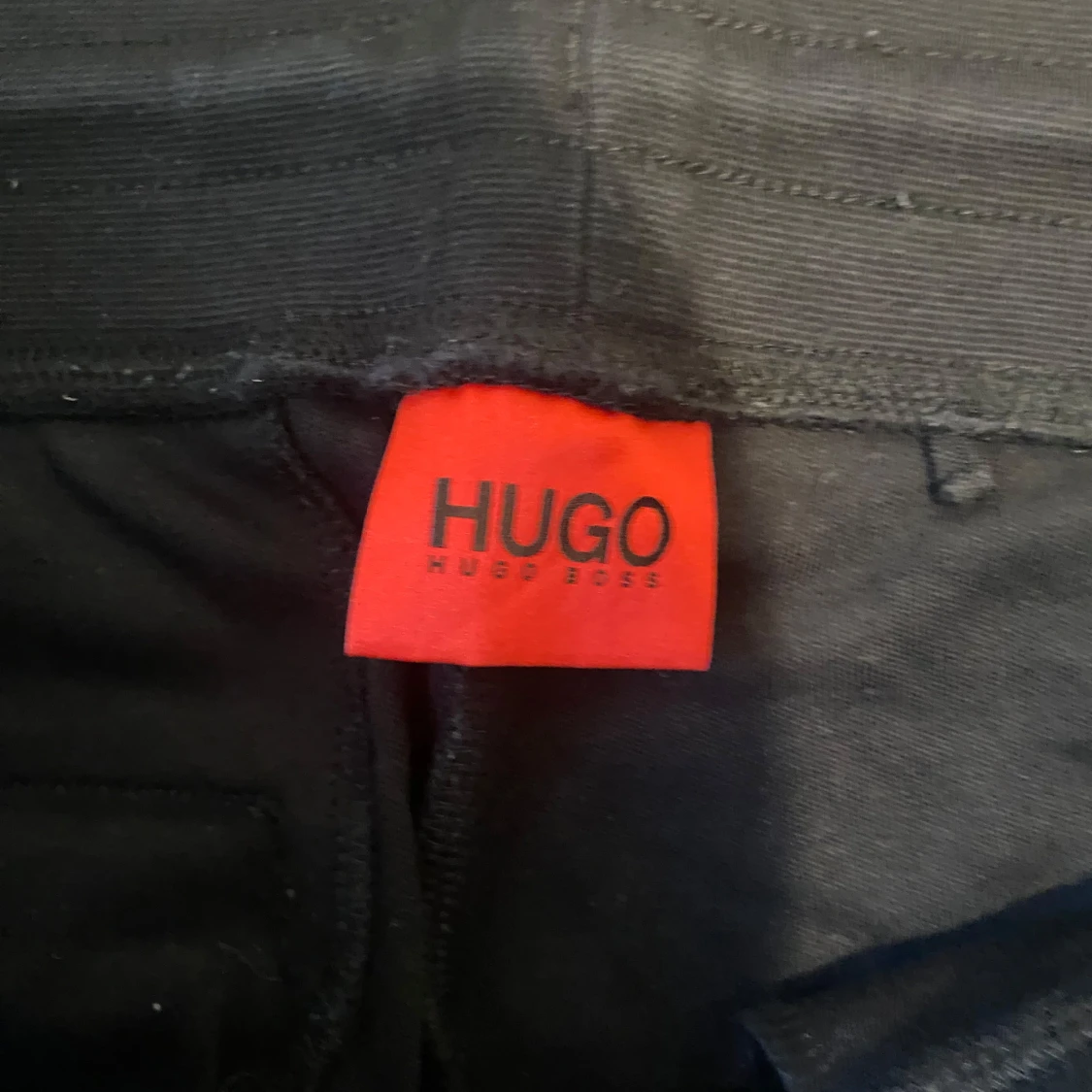Svarta mjukisbyxor från Hugo Boss - 1