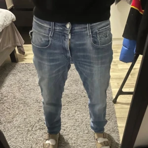 Replay anbass - Replay jeans- hyperflex och Anbass,  Storlek W29/L30. Skriv vid funderingar skick 10/10