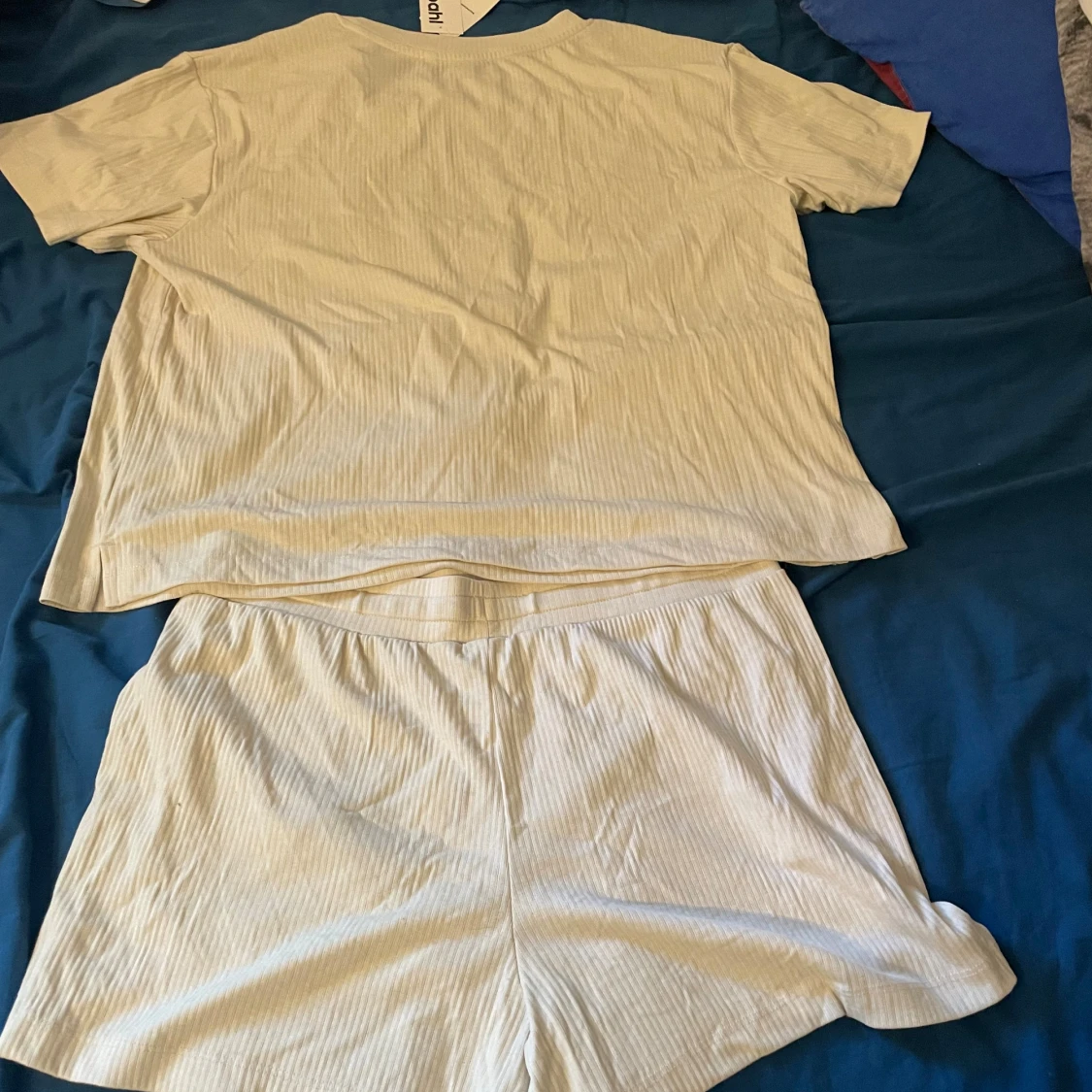 Beige ribbad pyjamas från Kappahl - 1