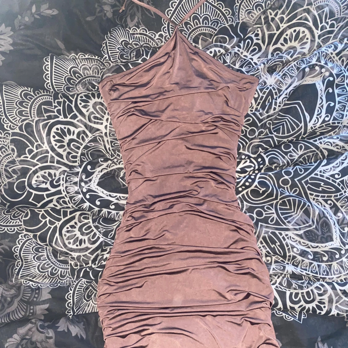 Brun klänning från BikBok - 1