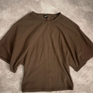 Gina tröja - Brun tröja från Gina i storlek xs, nästan aldrig använd ❣️