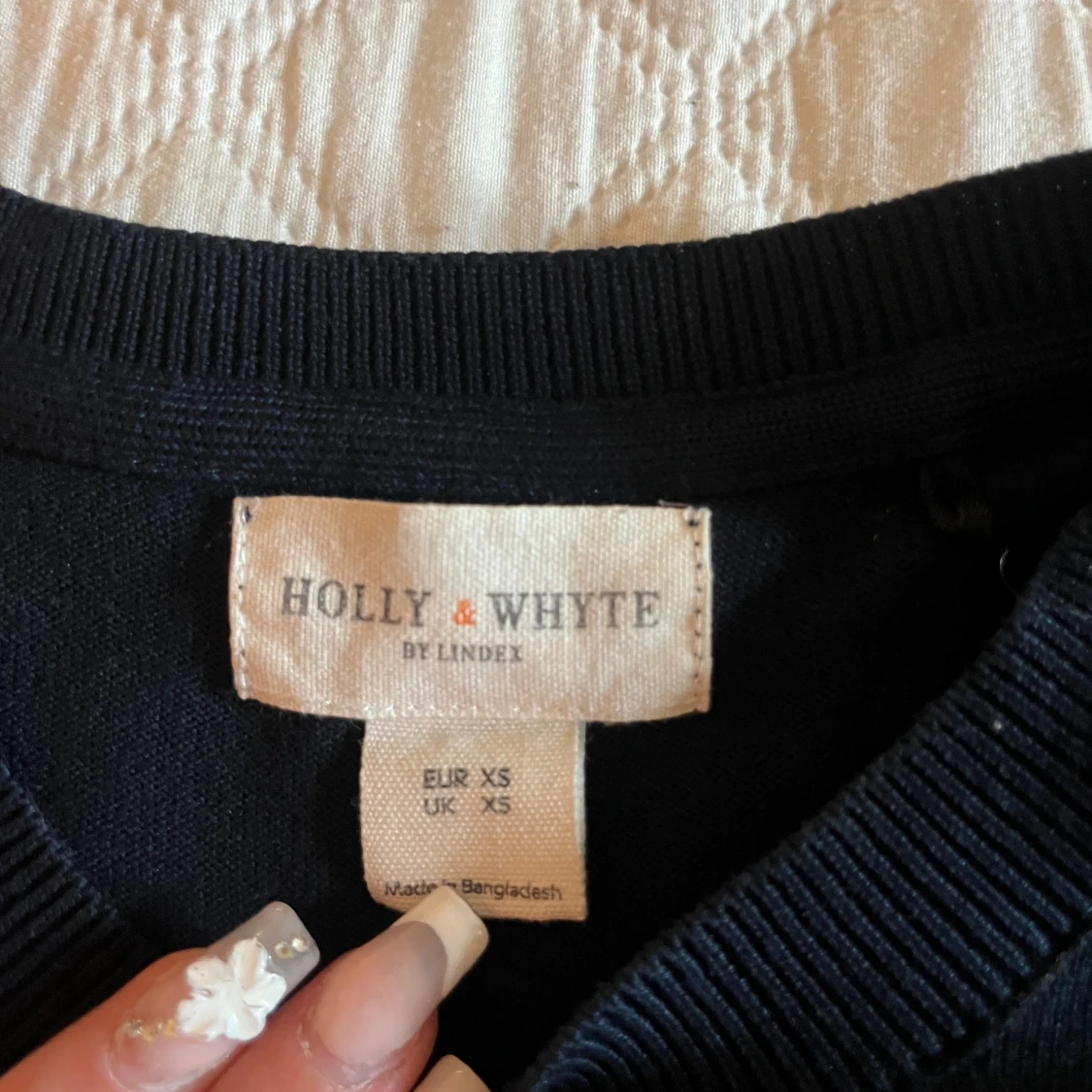 snygg mörkblå tröja med knappar! - 3