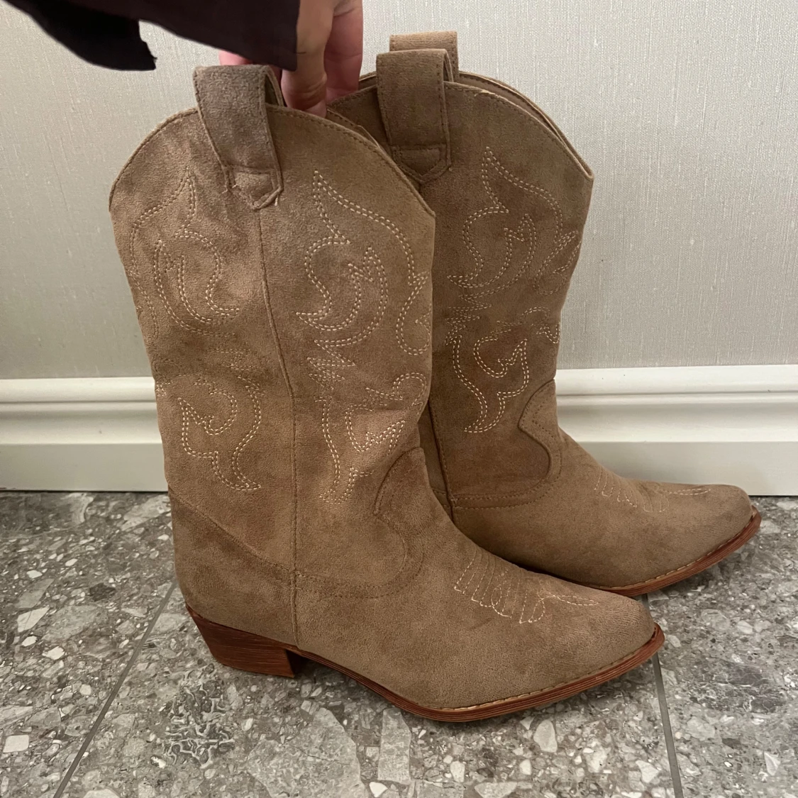 Beiga mocka cowboy boots designbysi