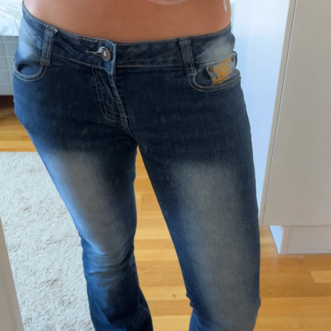 Blå bootcut jeans - 2