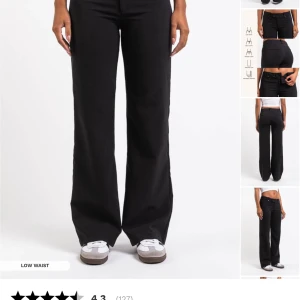 Gråa lågmidjade kostymbyxor - madlady - Säljer mina alldeles nya kostymbyxor, aldrig haft på mig dem. Köpte de men de var för korta så har ju bara suttit här hemma i ett par veckor. De är i storlek L och bena är 103 cm långa. Originalpris 649kr, säljer för 300kr