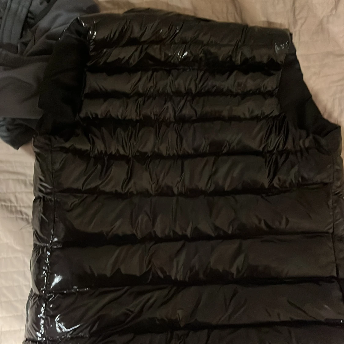 Svart dunväst från Moncler - 4