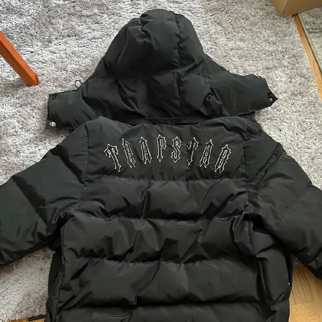 Svart pufferjacka från Trapstar M