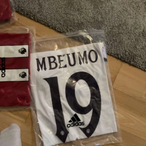 MBEUMO  - United tröja 