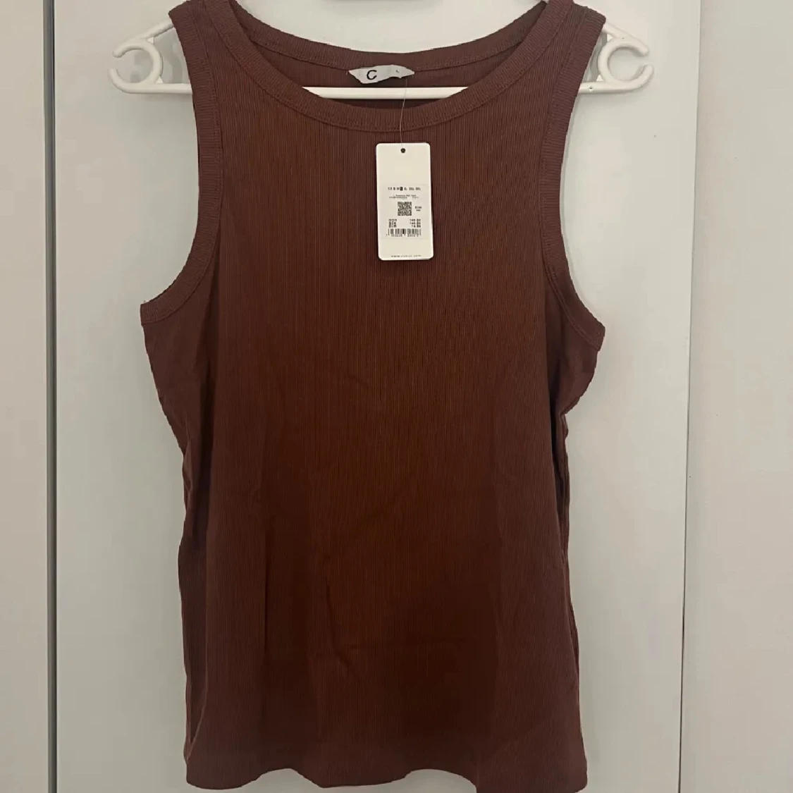 Ribbat brunt linne från Cubus