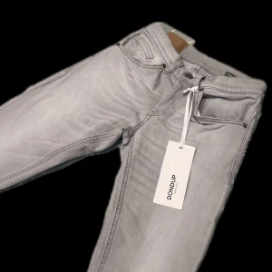 Dondup George jeans - Tja säljer nu dessa dondup George jeans i storlek 29, hör av er vid minsta fråga eller fundering 