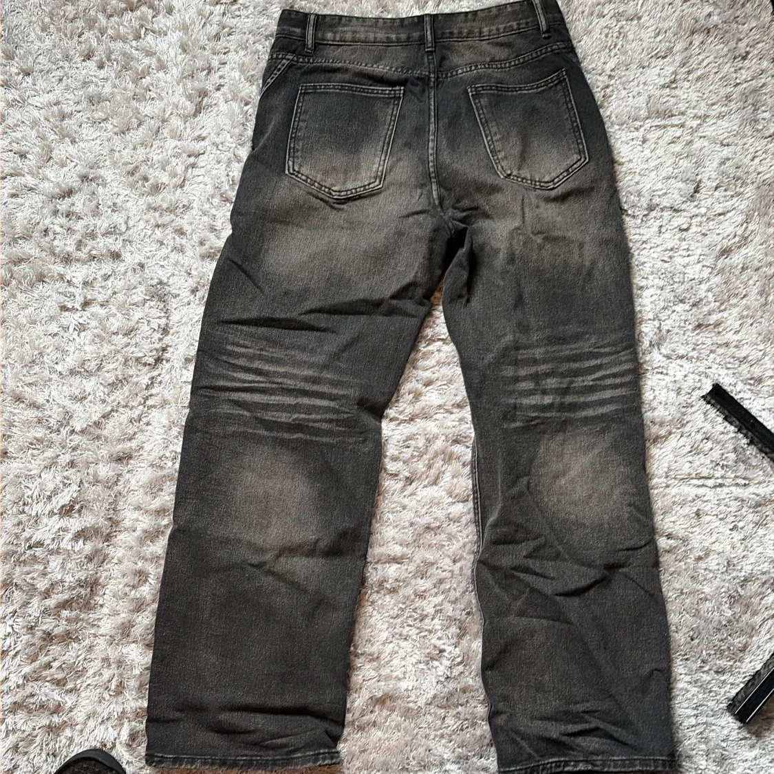 Svarta jeansbyxor i straight fit - 2