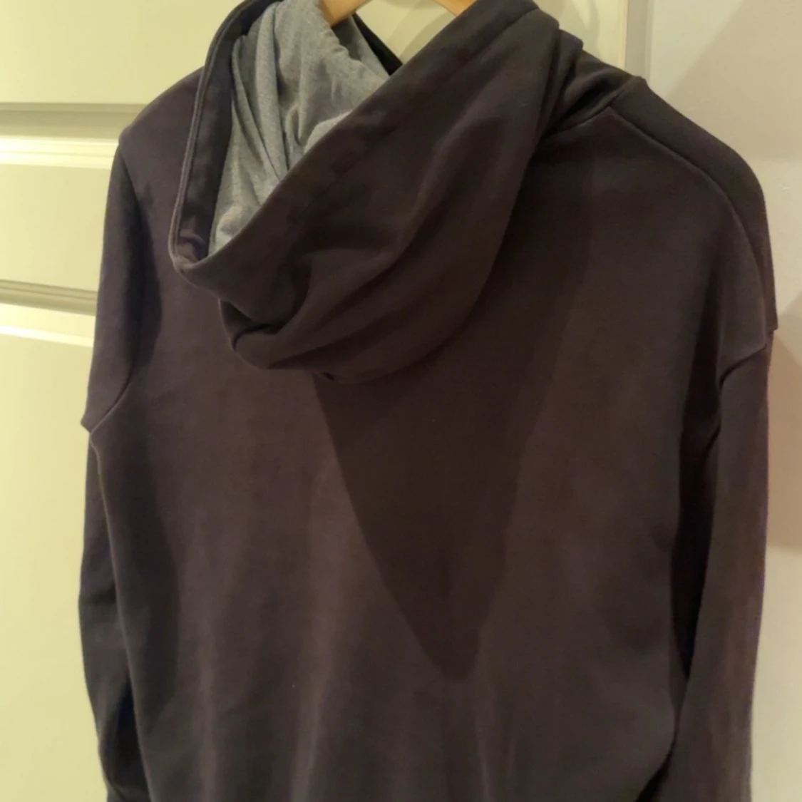 Svart hoodie från Hugo Boss - 2