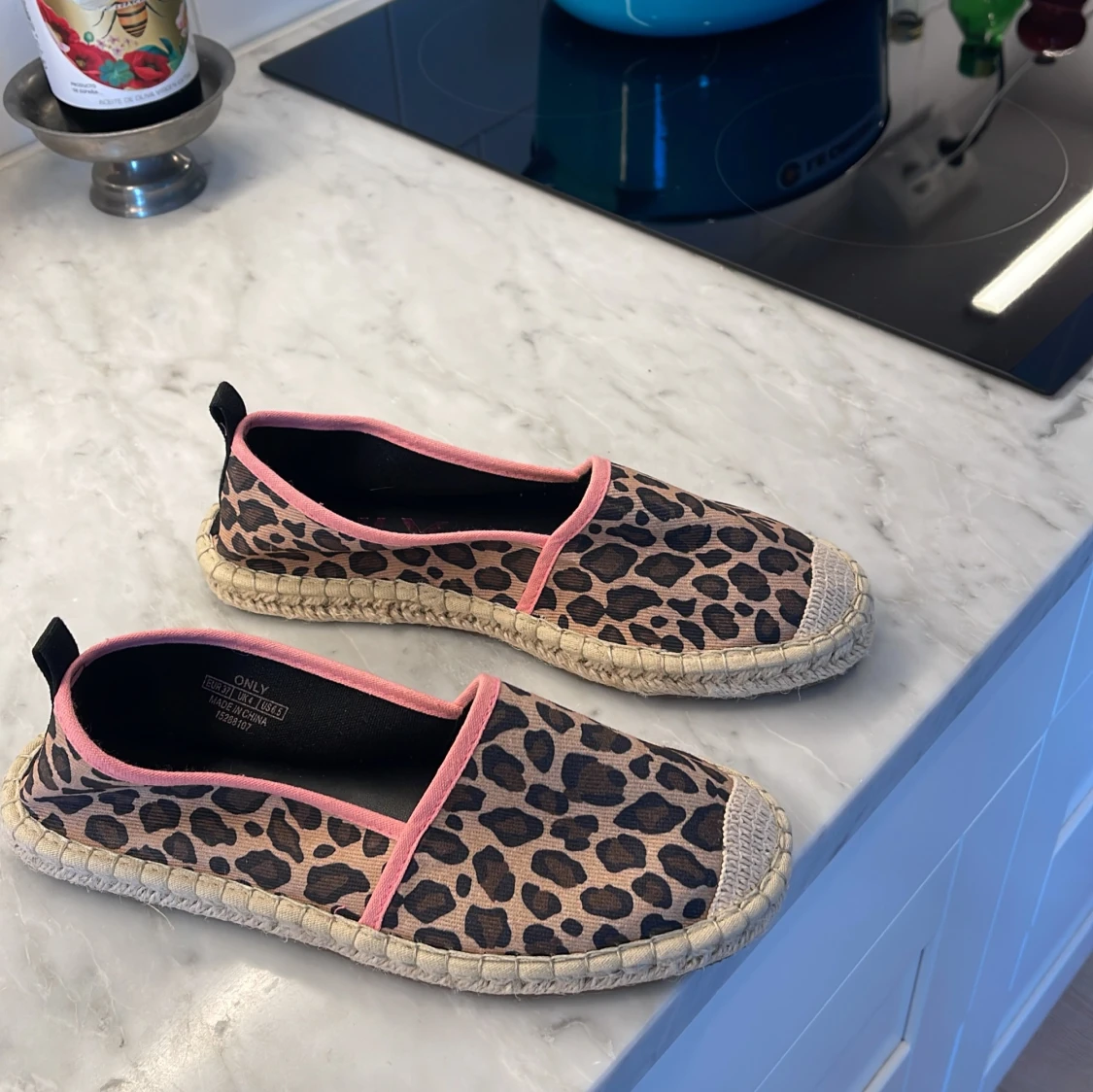 Leopardmönstrade espadrillos från ONLY - 2