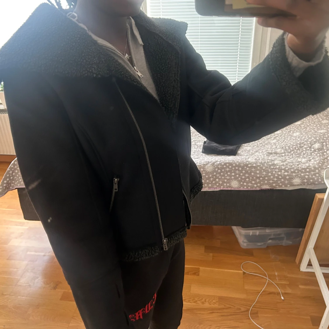 Svart teddyjacka  - 1