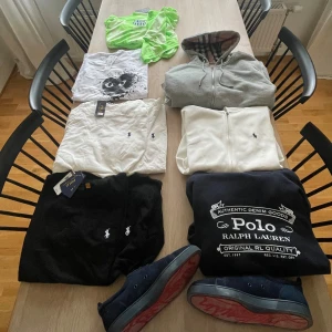 Allt säljes på bilden, skriv för info eller bilder - Allt säljs till rätt pris, kontakt vid minsta lilla 