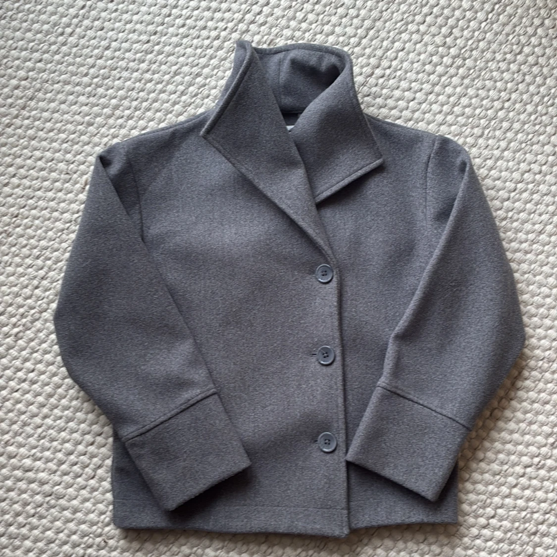 Grå kavajjacka från Gina Tricot 146-152