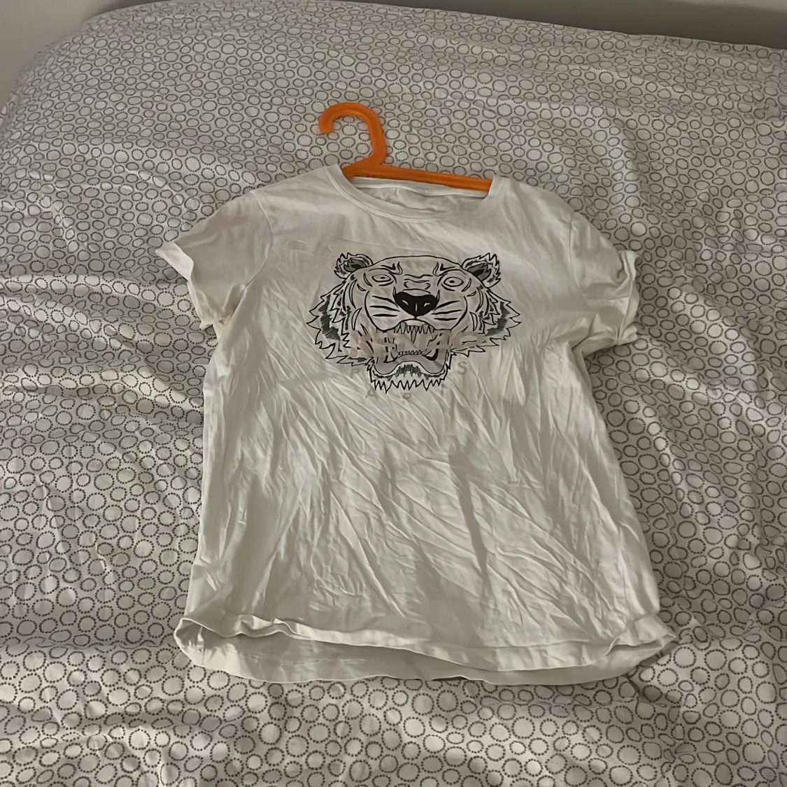 Vit Kenzo t-shirt med tigertryck