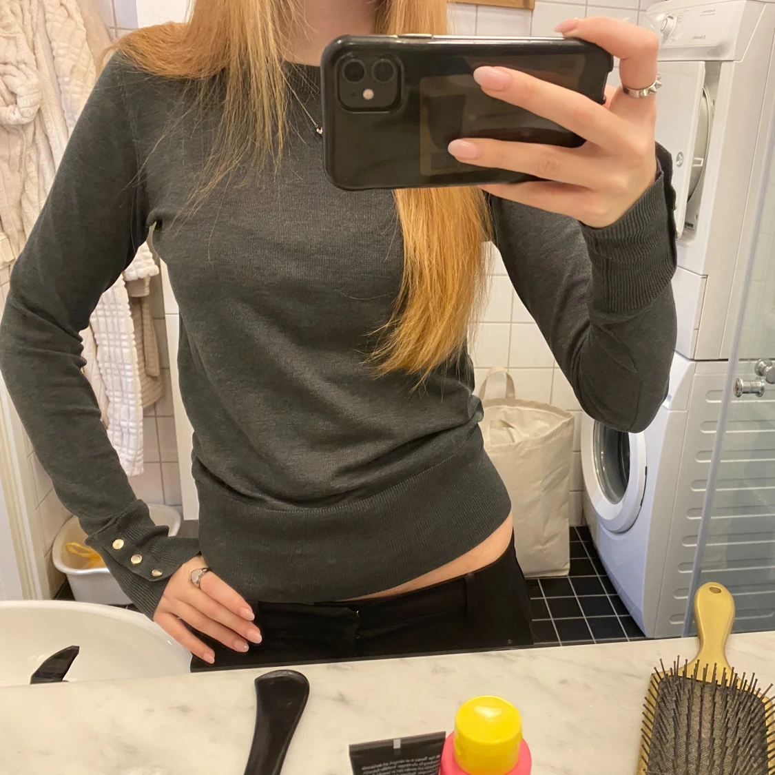 Mörkgrå fin stickad tröja Holly & Whyte