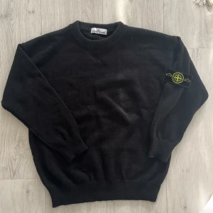Stone Island black knit sweater - Size M