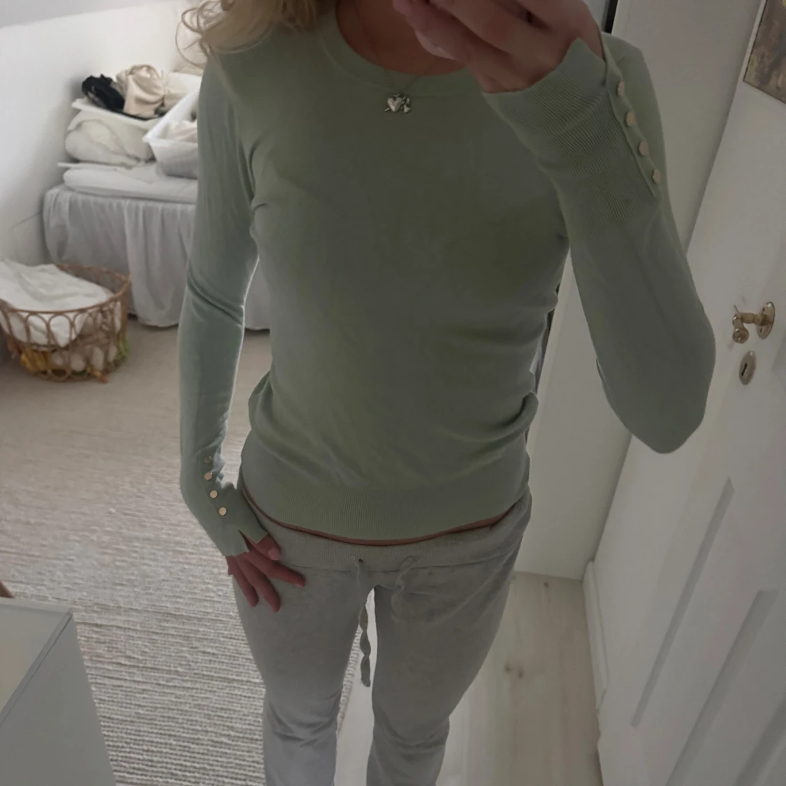 Ljusgrön stickad tröja med knappar - 4