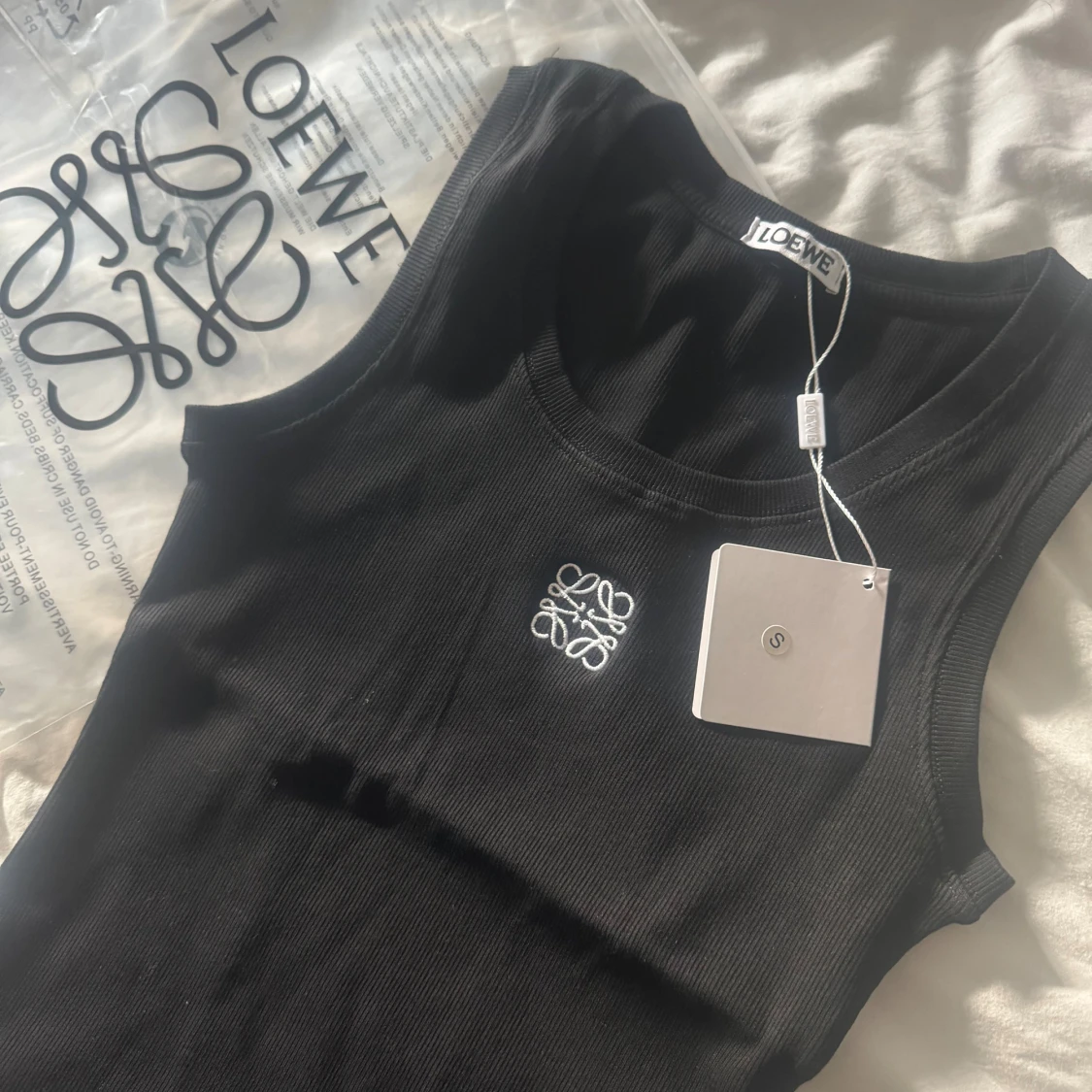 Svart ribbad linnetopp från Loewe - 2