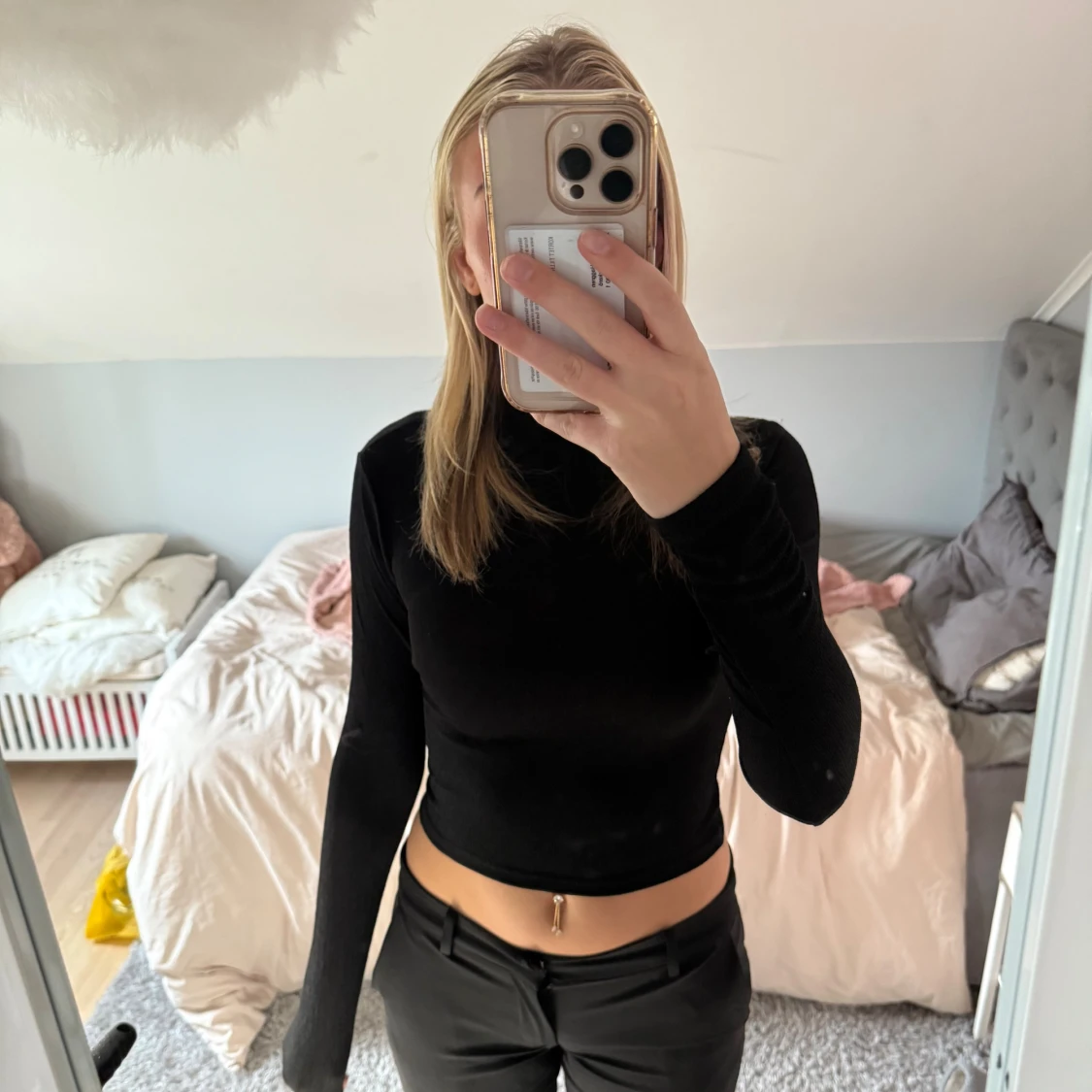 Svart topp med öppen rygg