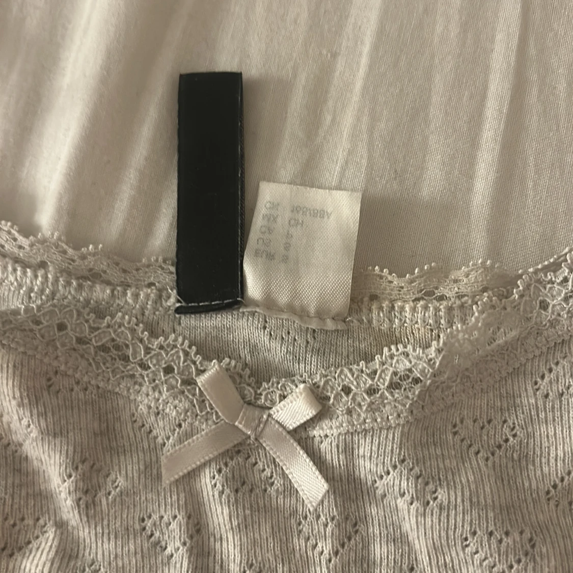 Vit spetsdetaljerad linnetopp H&M Divided - 1