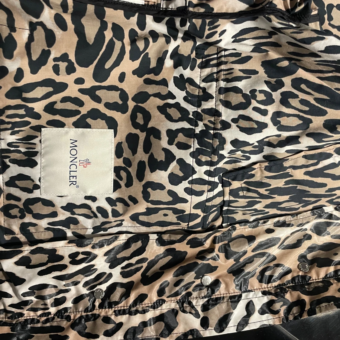 Leopardmönstrad monclervindjacka - 4