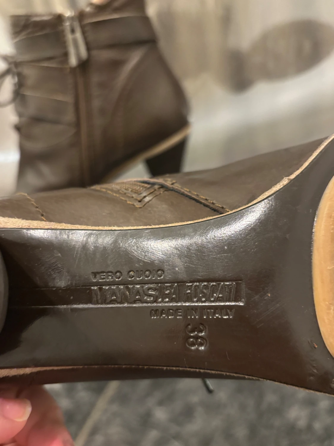 Bruna skinnstövletter från Lea Foscati - 2