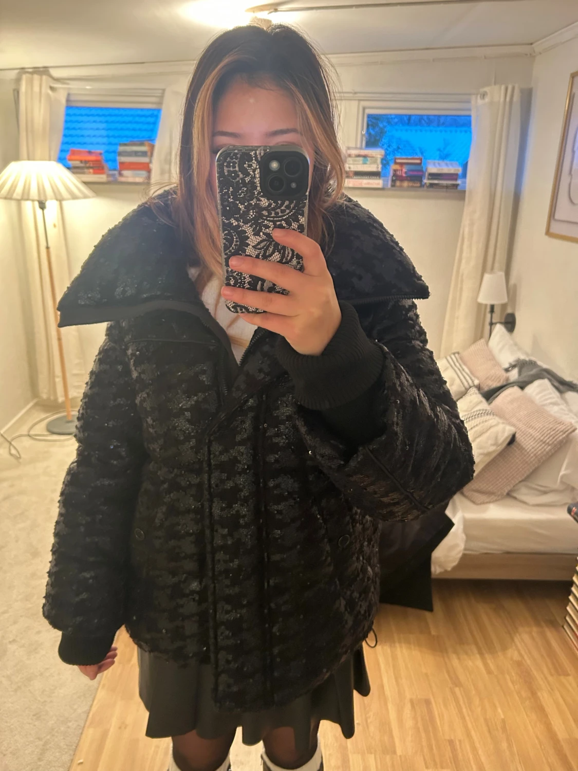 Svart teddyjacka från GUESS, storlek S - 3