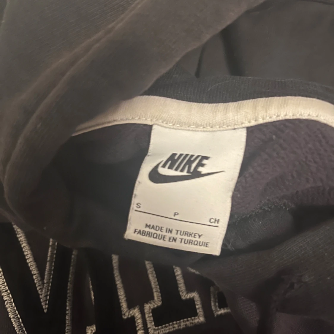 Svart hoodie från Nike med logga - 2