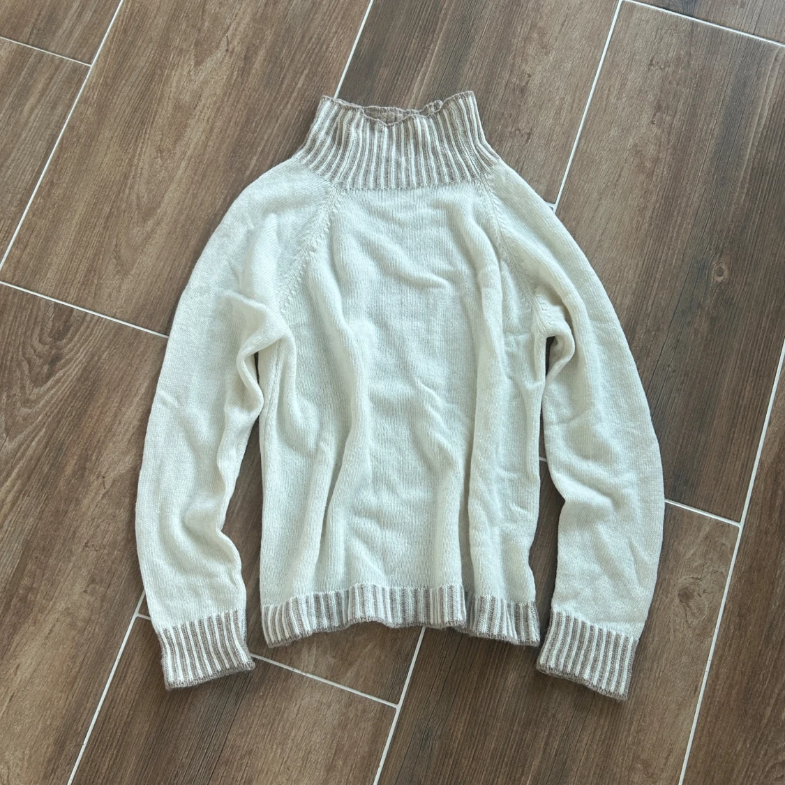 Stickad tröja i Kashmirblandning  - 1