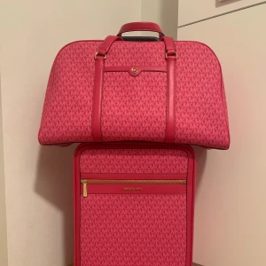 Michael Kors weekendbag i Electric Pink - Ny och oanvänd