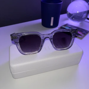 Chimi 04 - Säljer dessa Chimi 04 solglasögon. Använda några gånger, tveka inte med frågor!