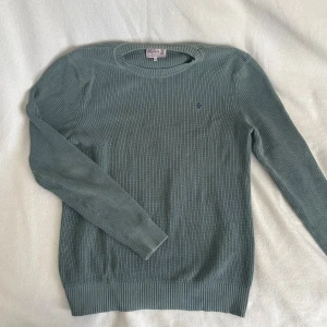 Morris grön stickad tröja - Stickad grön tröja från Morris, storlek M. Modellen är 189.